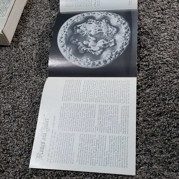 Bradex 1988 Romeo & Juliet Shakespearean Lovers Incolay Stone Collector's Plate - Picture 15 of 16